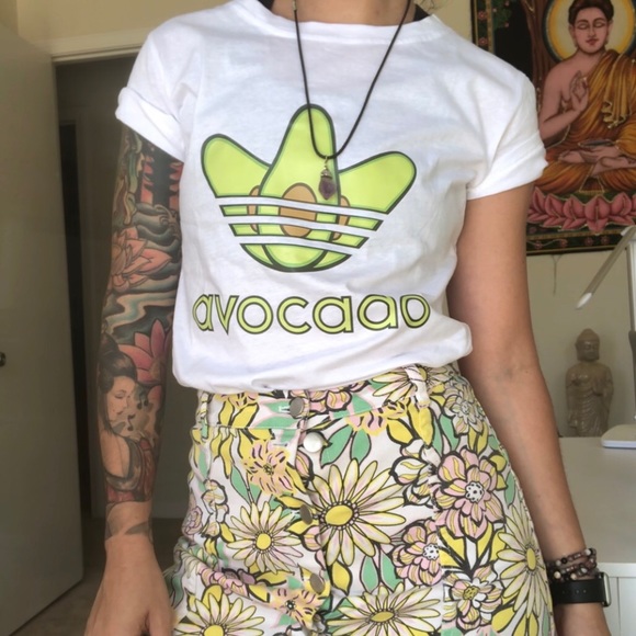 Tops - THE cutest Avocado t- shirt 🥑🥰